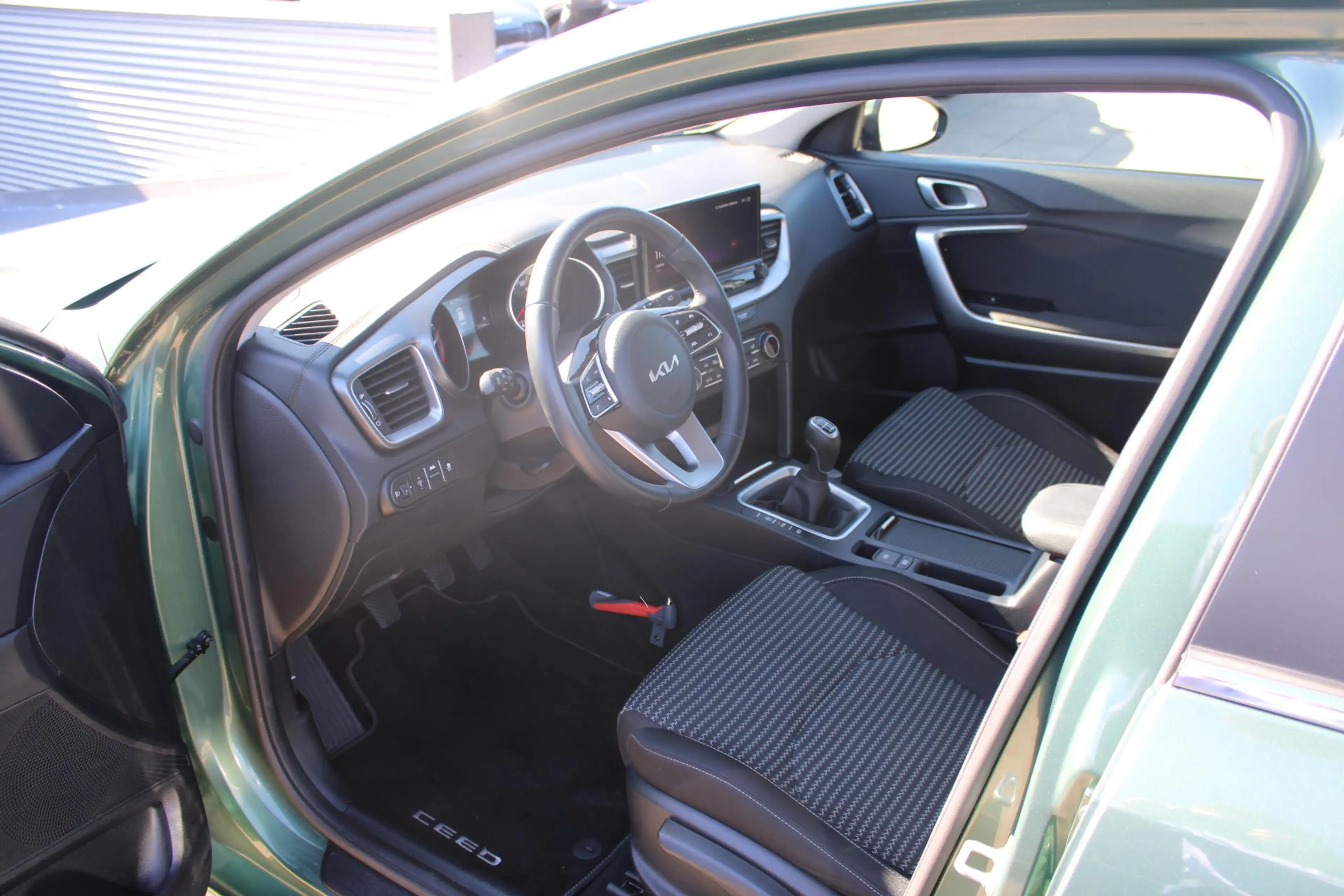 Kia Ceed SW / cee'd SW Sportswagon 1.5 T-GDi DynamicLine camera / navigat — photo 10