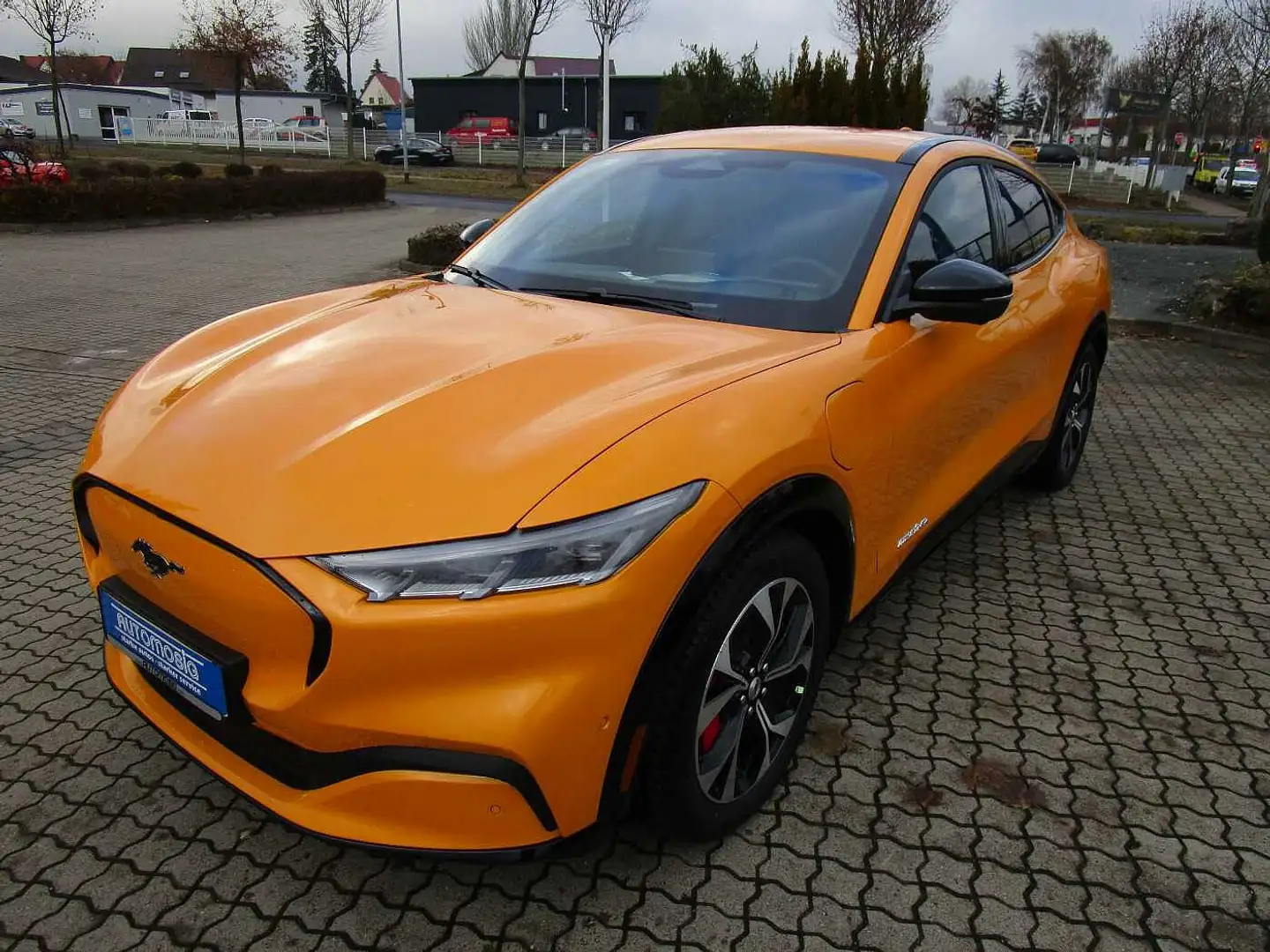 Ford Mustang Mach-E AWD/Tech.paket1/B&O+Hecklappe elektr. Orange - 2