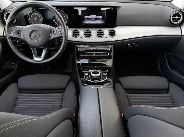 Mercedes-Benz E-Class view 10