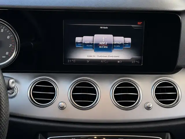 Mercedes-Benz E-Class view 15