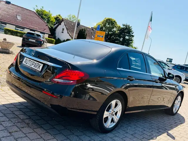 Mercedes-Benz E-Class view 6
