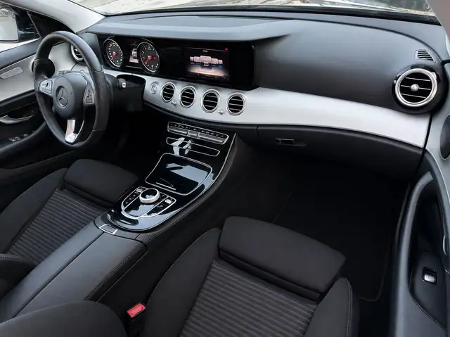 Mercedes-Benz E-Class view 11