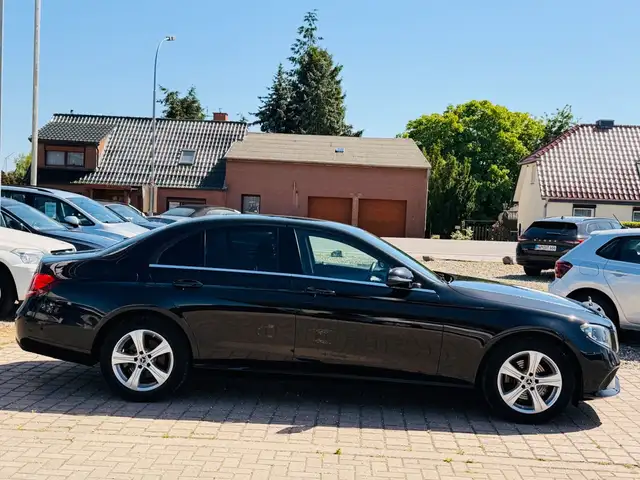 Mercedes-Benz E-Class view 7