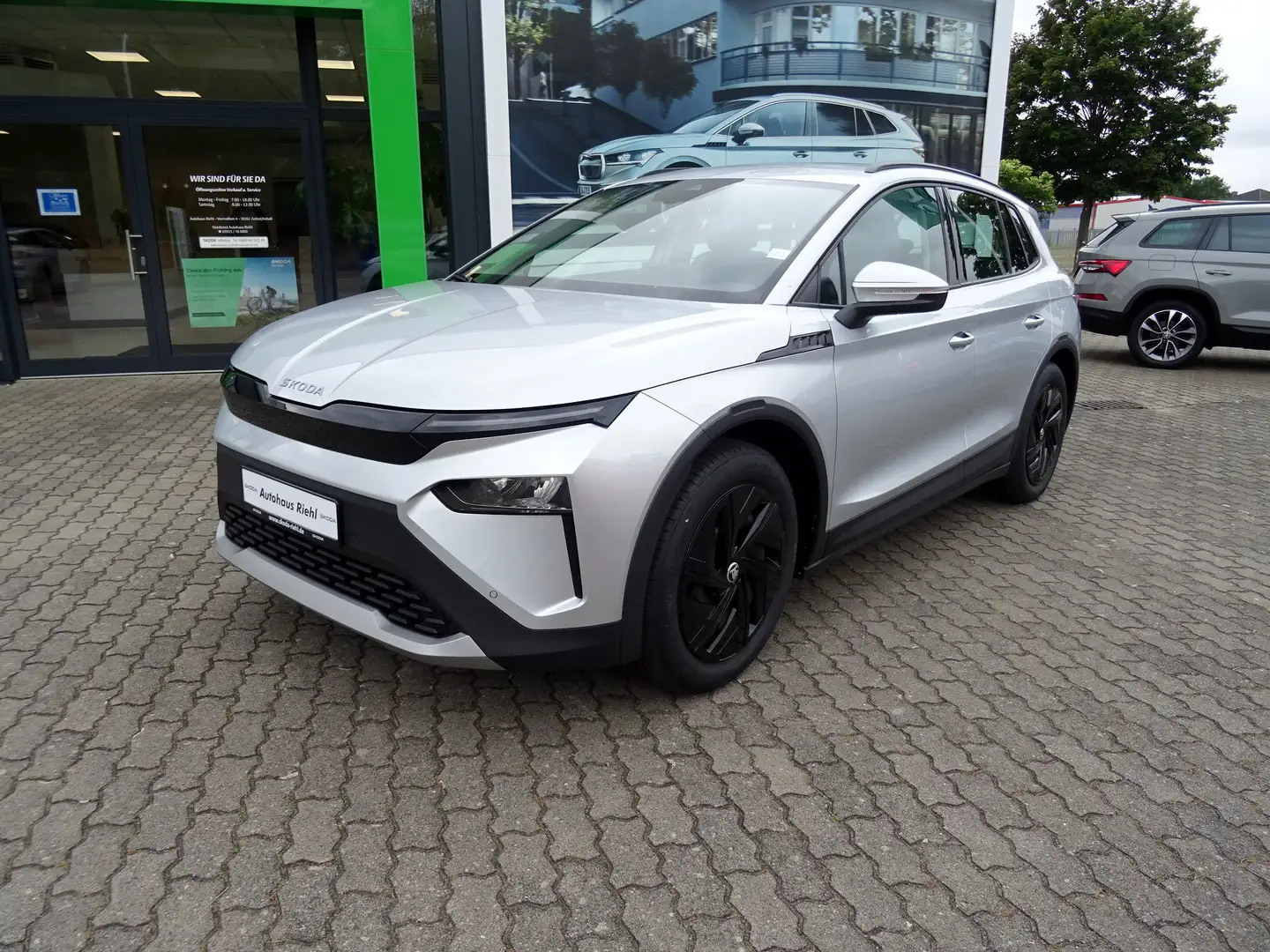 Skoda Elroq 50 Tour Studio *Navi*PDCkamera*ACautomatic* Срібний - 2