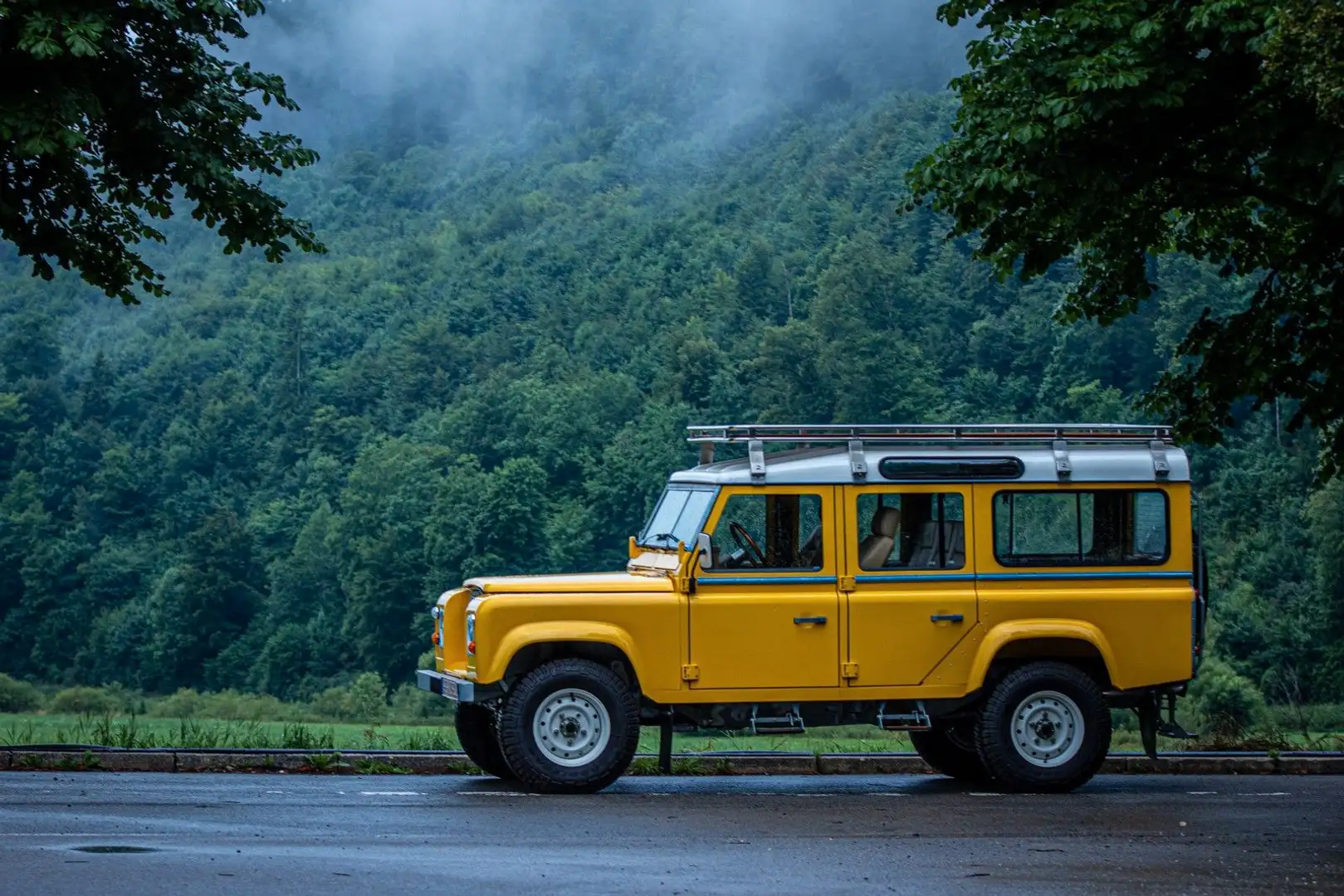 Land Rover Defender Gelb - 2
