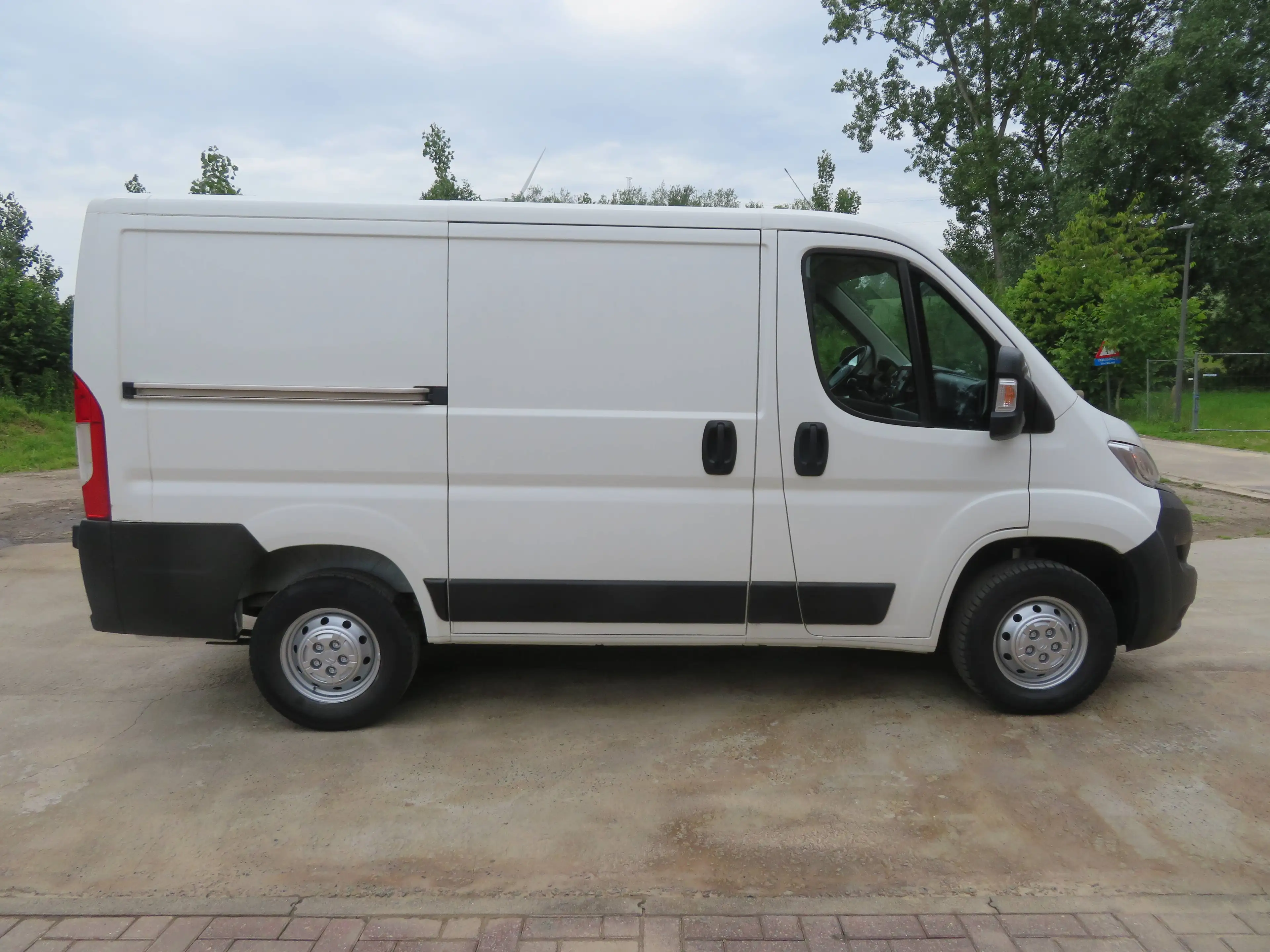 Citroen Jumper 2.2 BlueHDi - L1H1 — photo 8