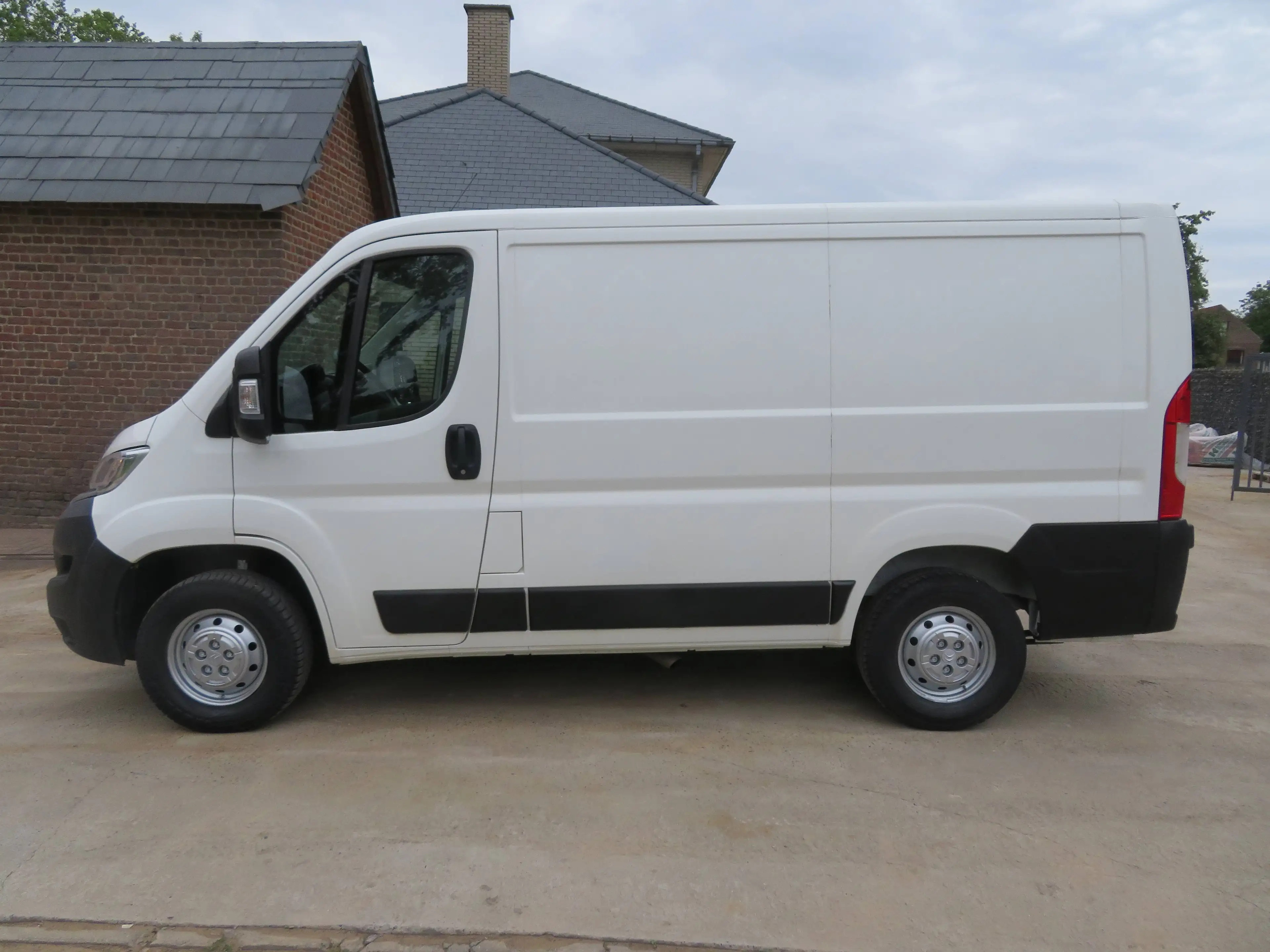 Citroen Jumper 2.2 BlueHDi - L1H1 — photo 4