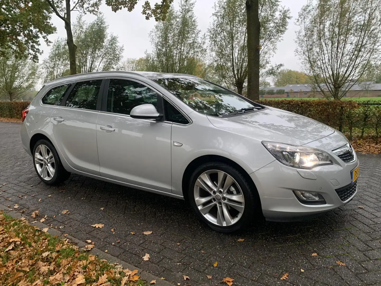 Opel Astra Sports Tourer 1.4 Turbo Sport Grijs - 2