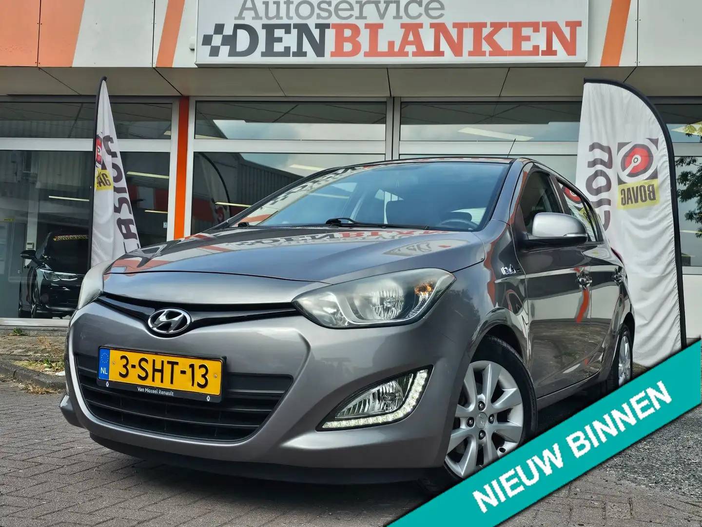 Hyundai i20 1.2i i-Deal 5drs BJ.2014 / Airco / Elektr. Pakket Grijs - 1