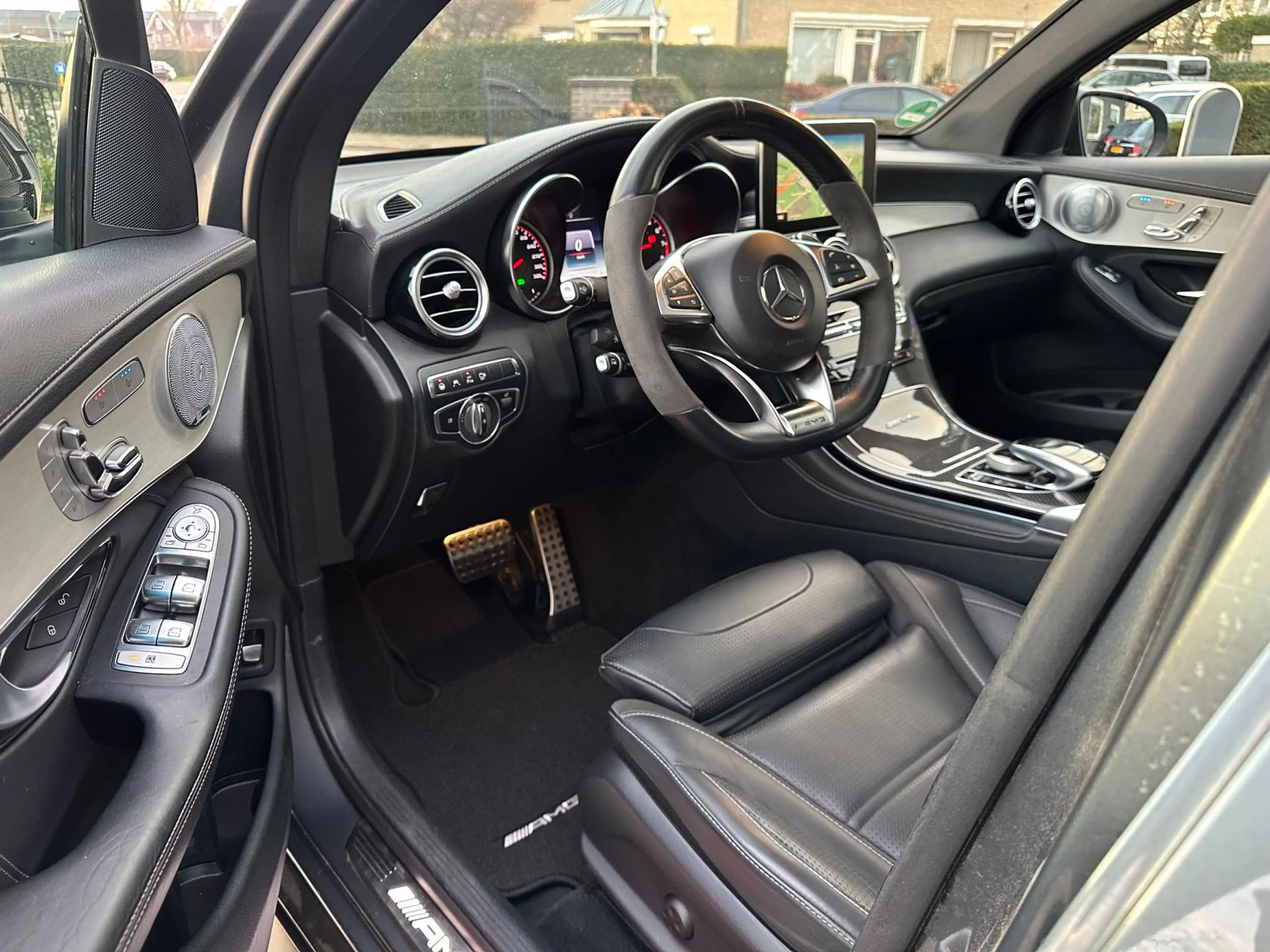 Mercedes-Benz GLC 63 AMG Coupé S 4MATIC+ Performance — photo 11