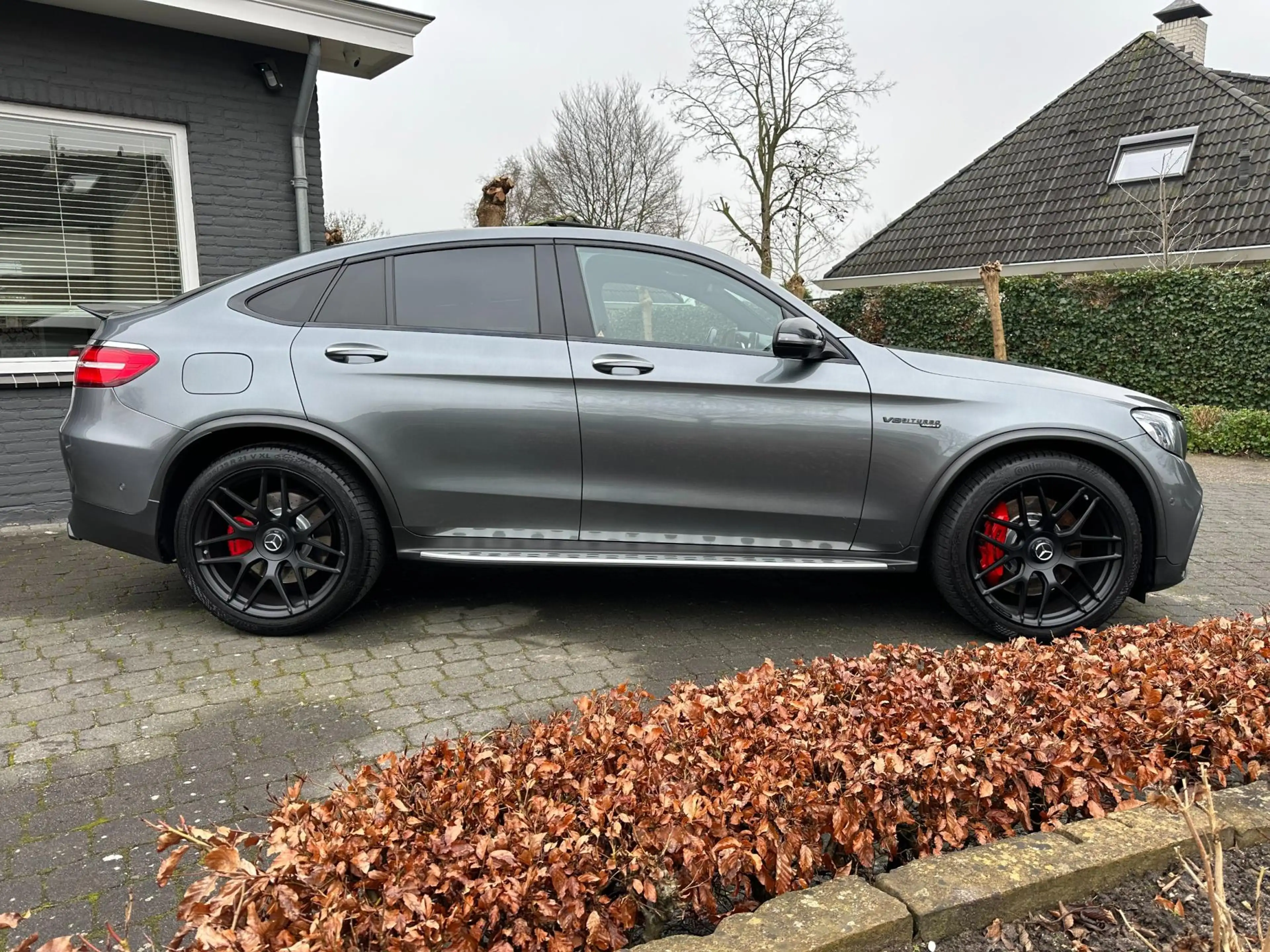Mercedes-Benz GLC 63 AMG Coupé S 4MATIC+ Performance — photo 3