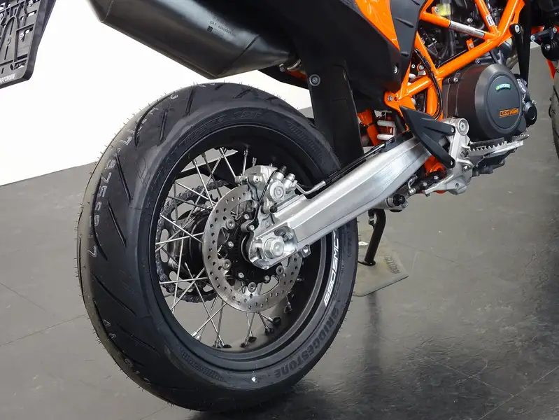 KTM 690 SMC R - foto 6