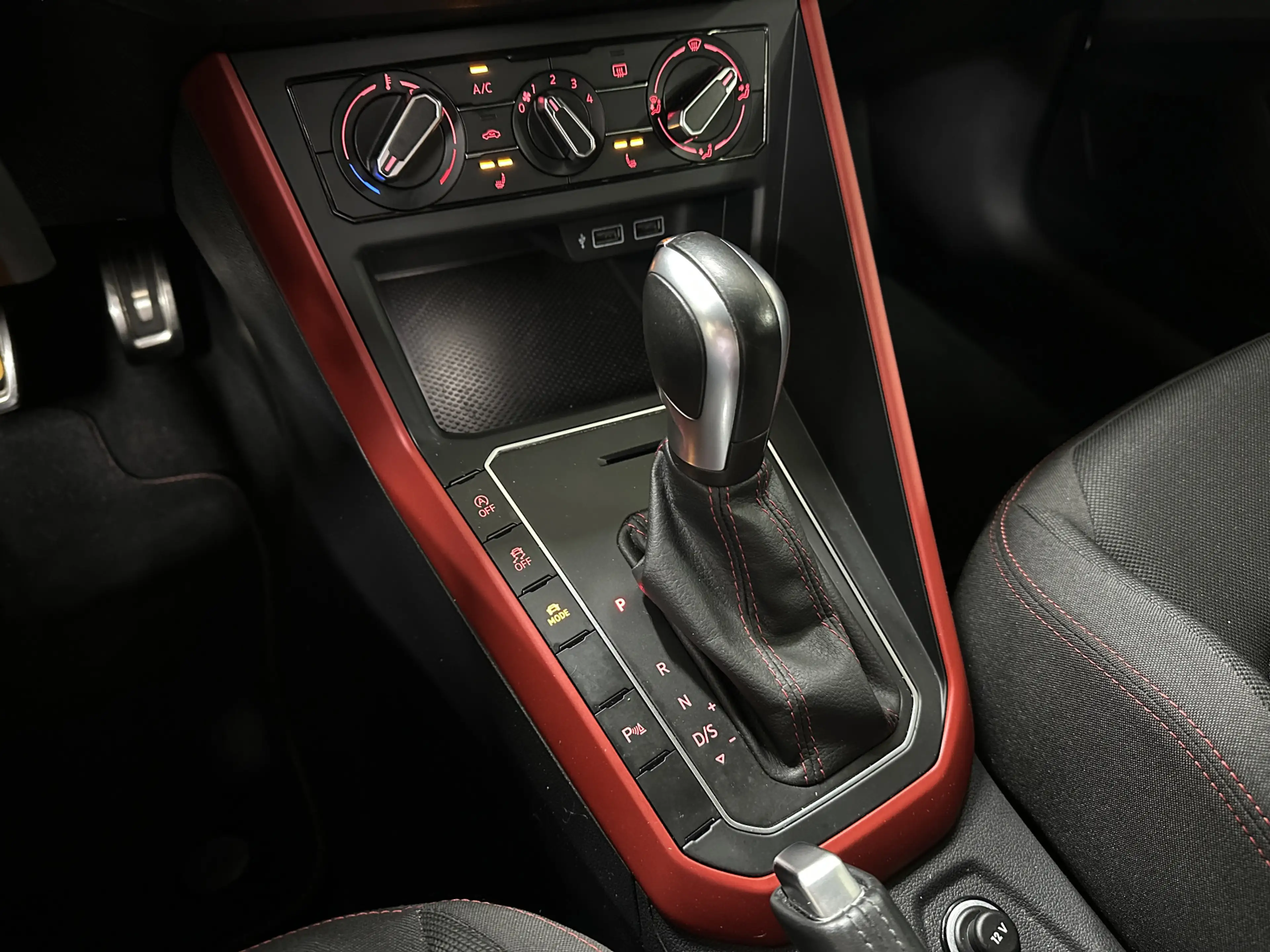 Volkswagen Polo GTI 2.0 TSI 200pk | BeatsAudio | Stoelverwarming | Gro — photo 21