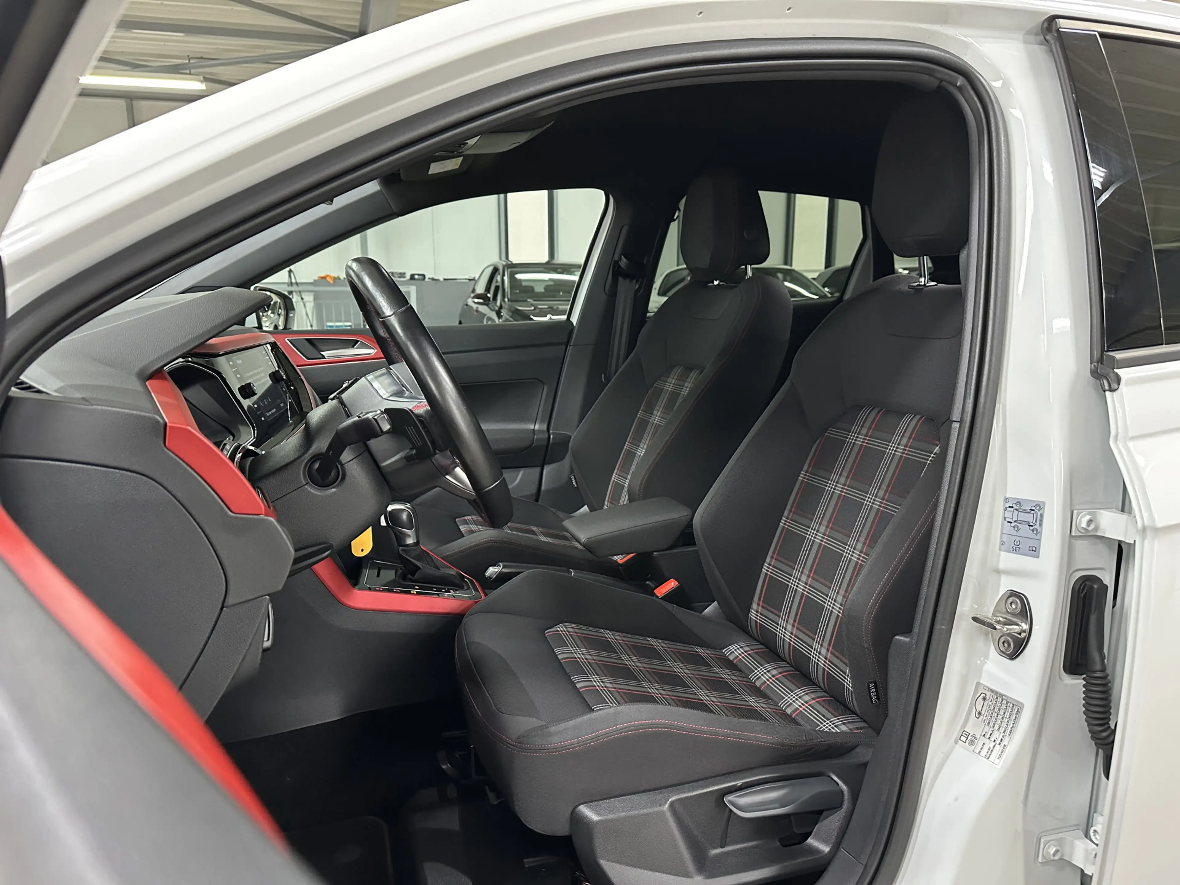 Volkswagen Polo GTI 2.0 TSI 200pk | BeatsAudio | Stoelverwarming | Gro — photo 2