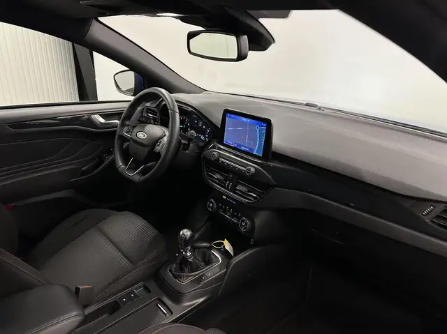 Ford Focus view 13