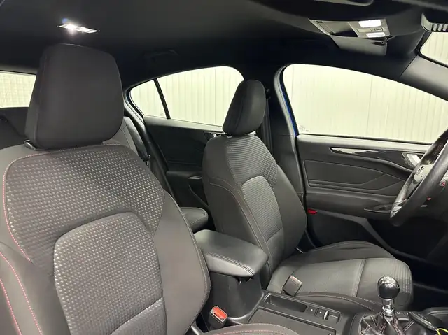 Ford Focus view 14