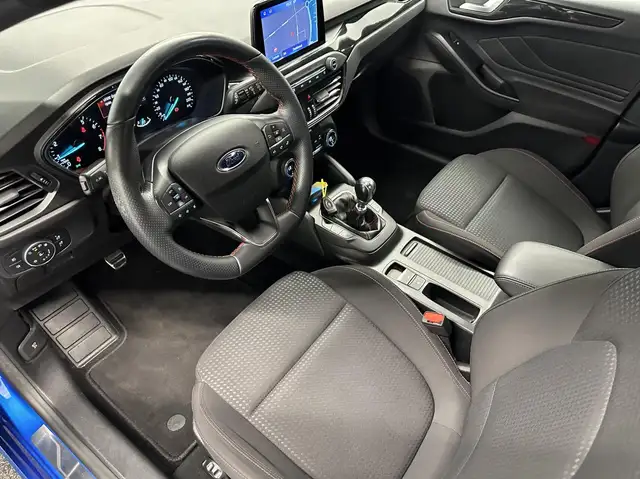 Ford Focus view 15