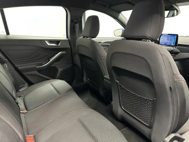 Ford Focus view 16