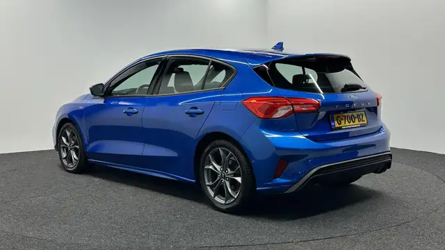 Ford Focus view 4