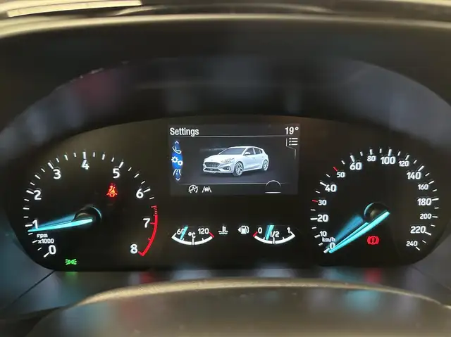 Ford Focus view 28