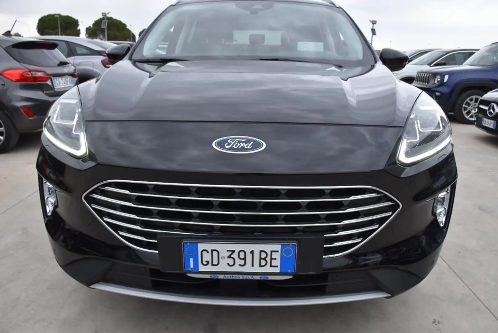 Ford Kuga 1.5 EcoBlue 120 CV aut. 2WD Titanium Noir - 2