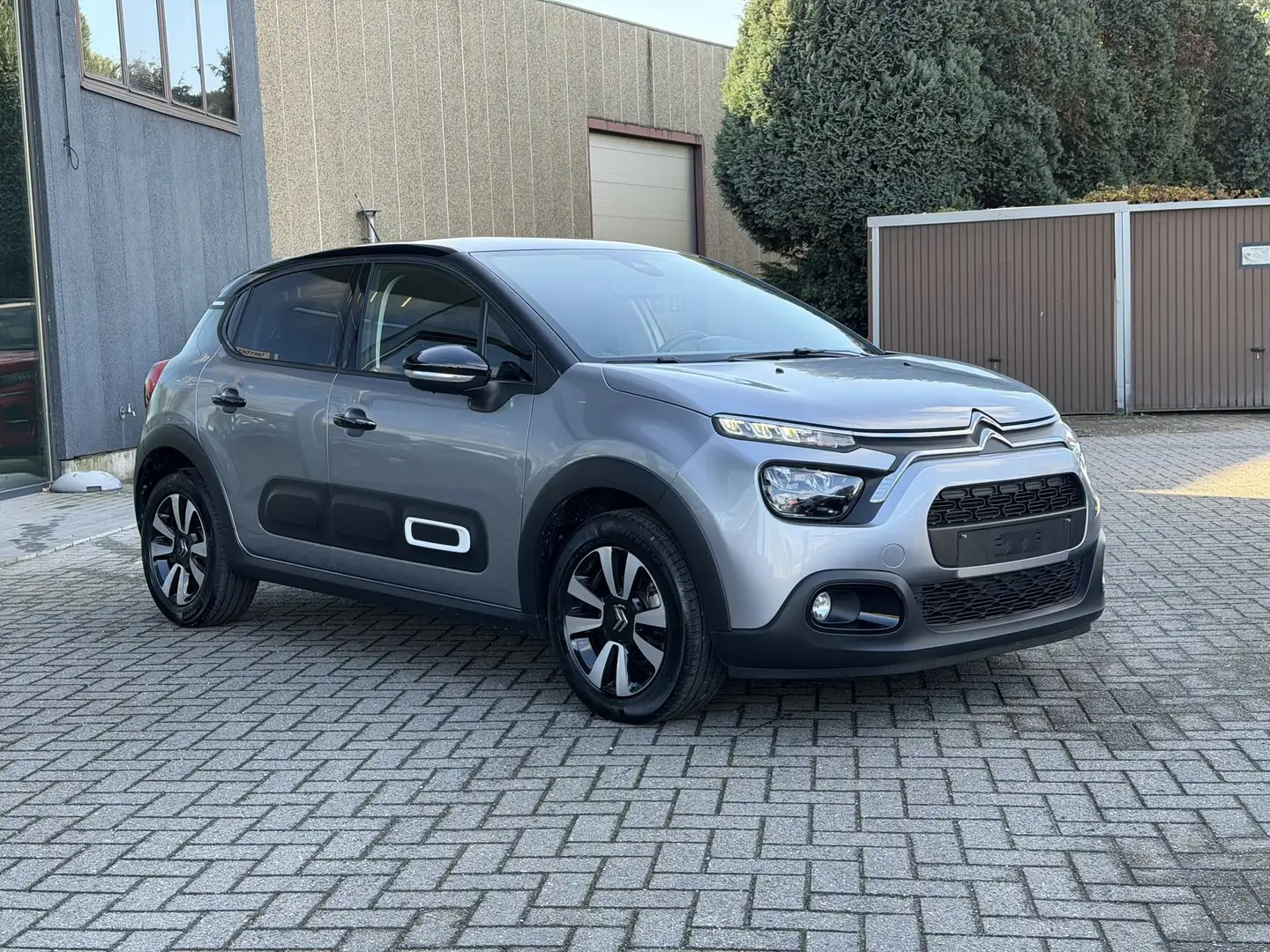 Citroen C3 MAX 1.2T *Navi*CarPlay*Camera*Keyless* Gris - 2