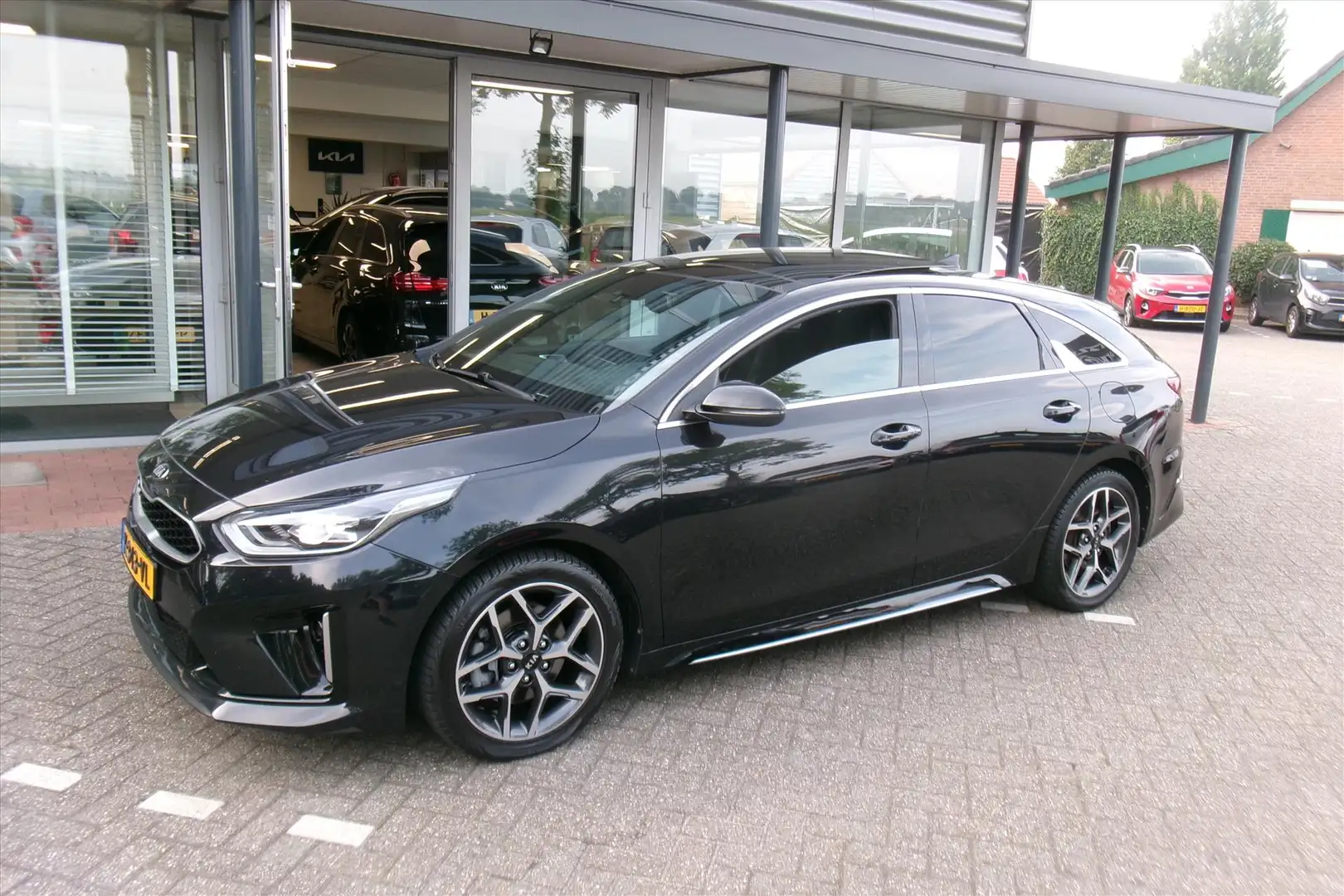 Kia ProCeed / pro_cee'd 1.5 Turbo 160pk GT-Line Luxe Pano/dak Org. Ned. Zwart - 2