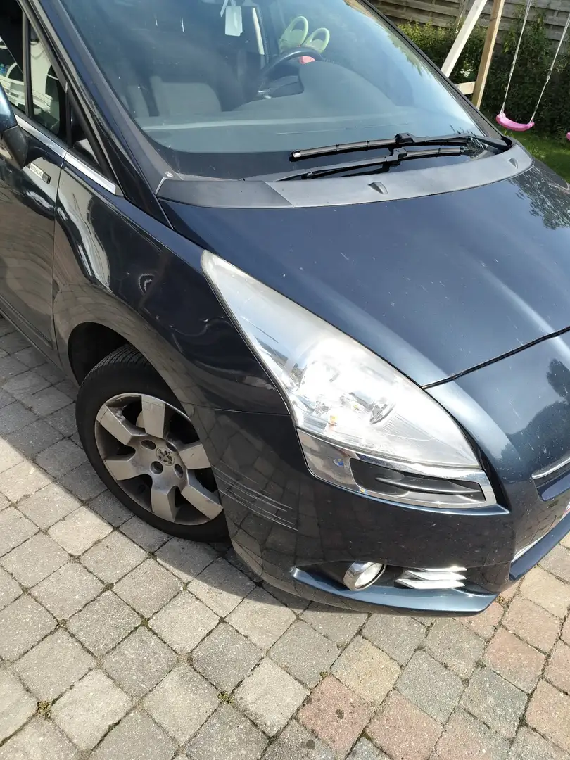 Peugeot 5008 HDI FAP 115 Allure - 2