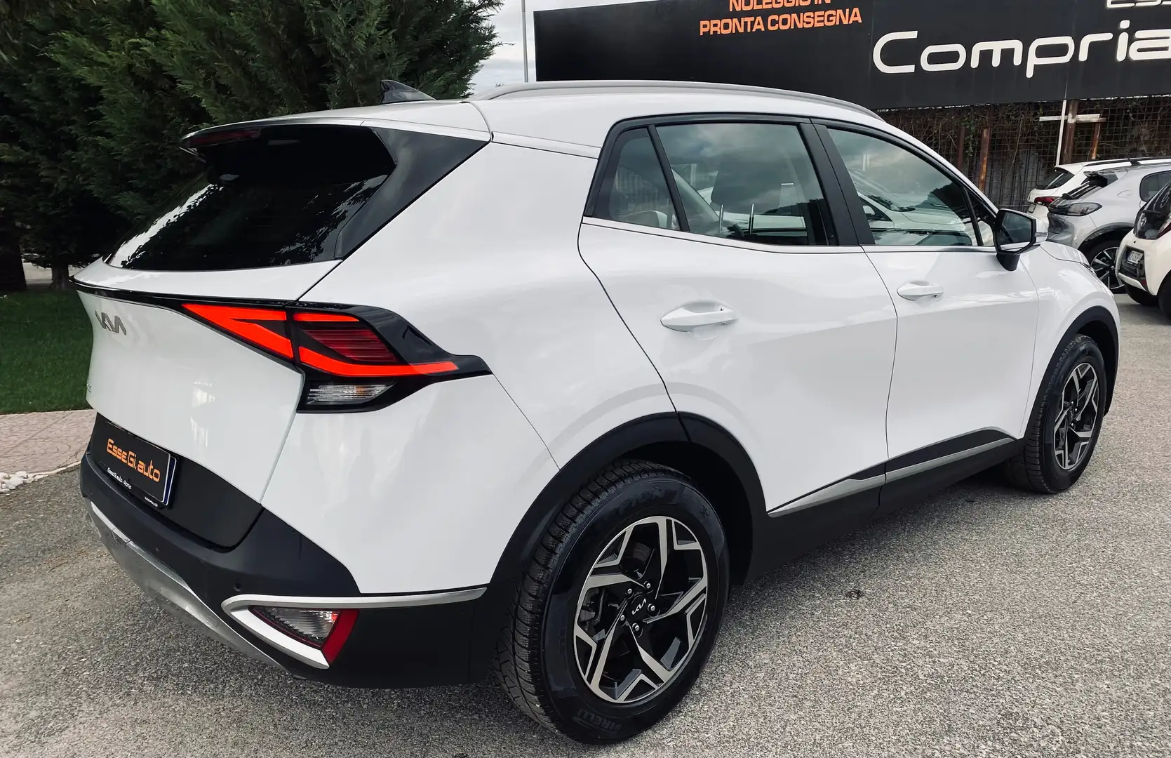 Kia Sportage Premium **POSS.PACK MEDIA** VED.NOTE Bianco - 2