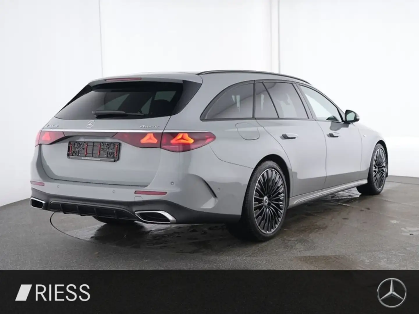 Mercedes-Benz E 300 de 4M T Edition AMG Night Distr AHK W-Paket Grau - 2