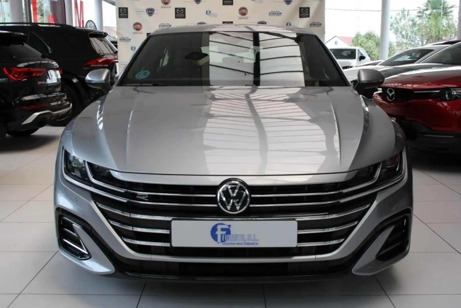 Volkswagen Arteon 2.0TDI R-Line DSG7 110kW Gris - 2