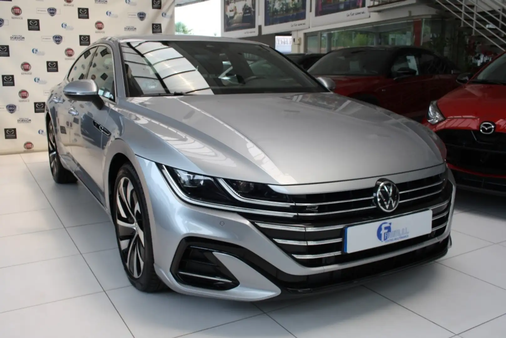 Volkswagen Arteon 2.0TDI R-Line DSG7 110kW Gris - 1