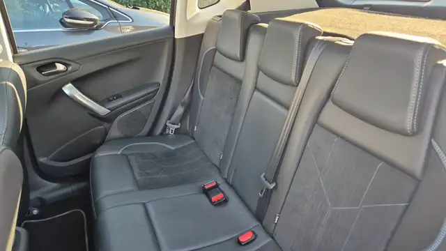 Peugeot 2008 view 9