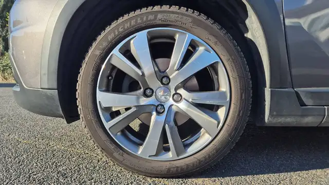 Peugeot 2008 view 18