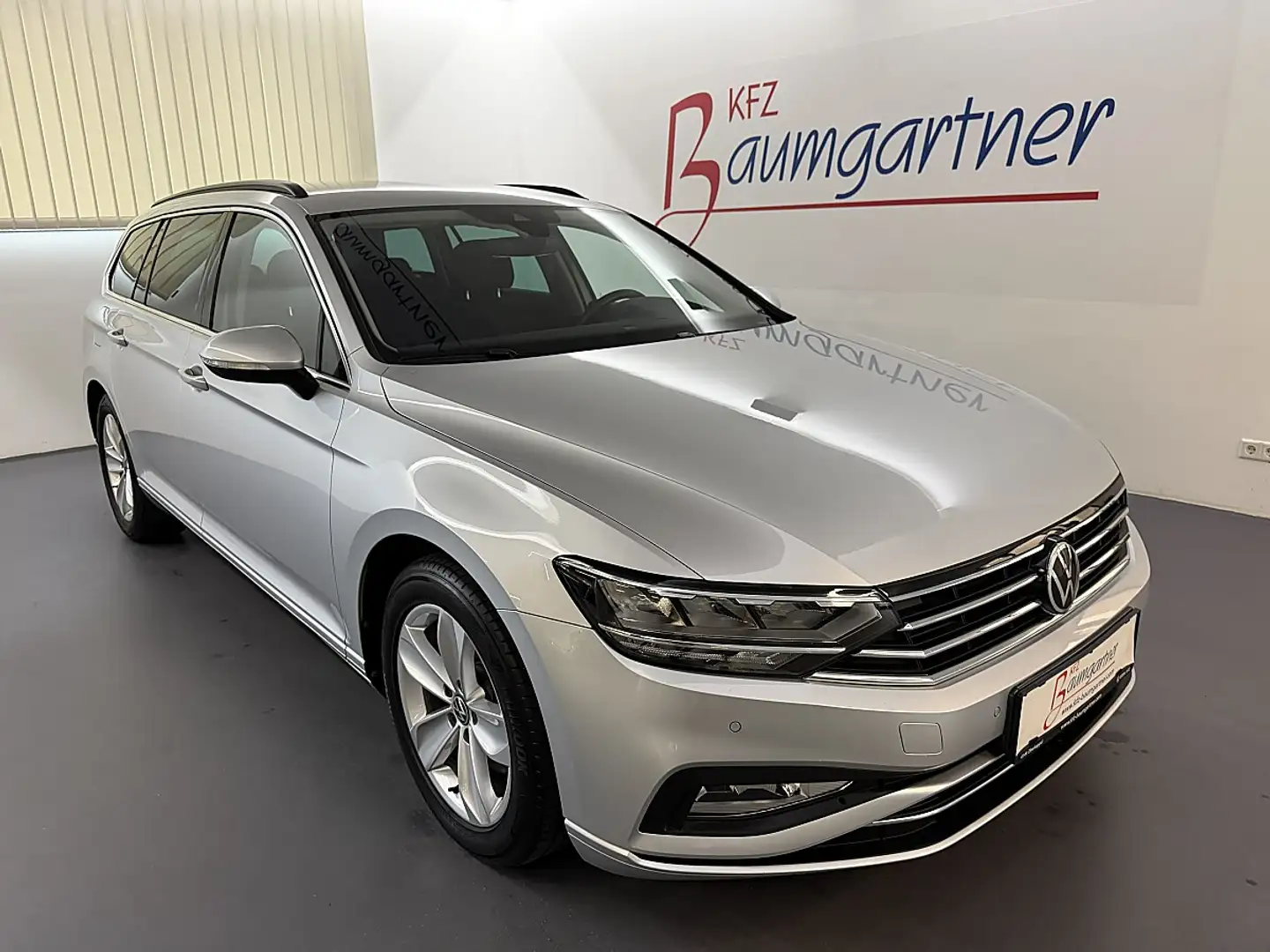 Volkswagen Passat Variant 2,0TDI DSG 4Motion *LED*NAVI*ACC*Sitzheizung*Ge... Silber - 1