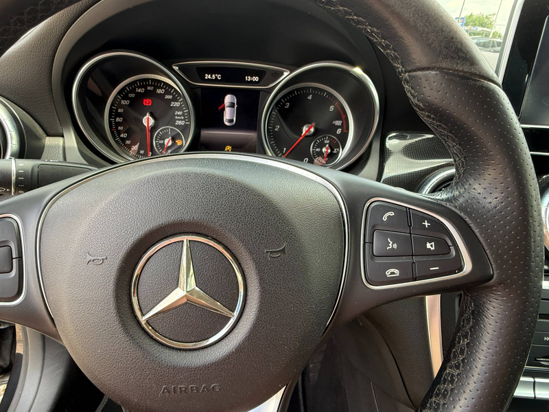 Mercedes-Benz CLA 180 CLA 180 d / Capteurs avant et arrière / — photo 15