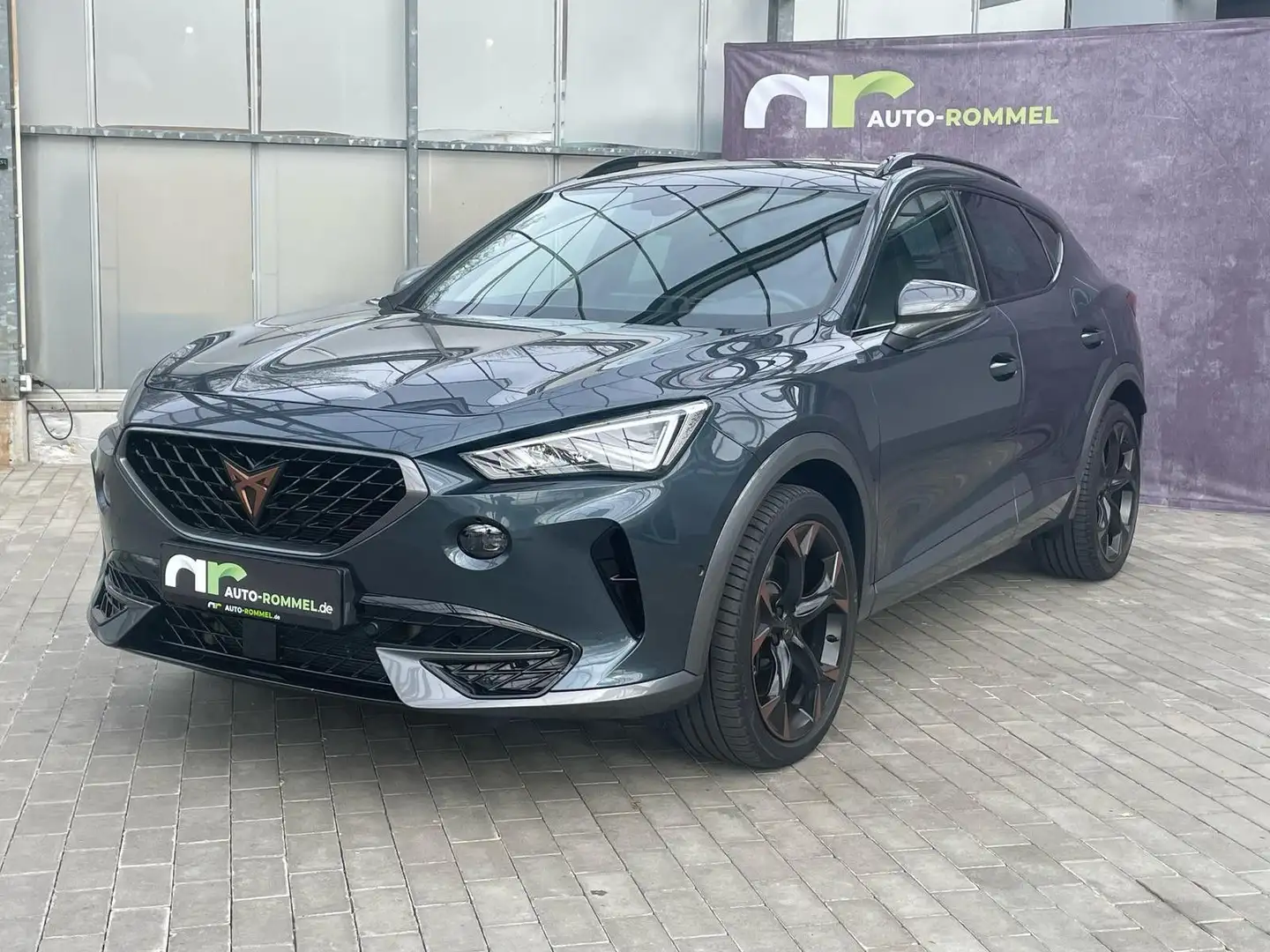 CUPRA Formentor VZ 4Drive Schale LED Nav Assist DCC 19 Grau - 1