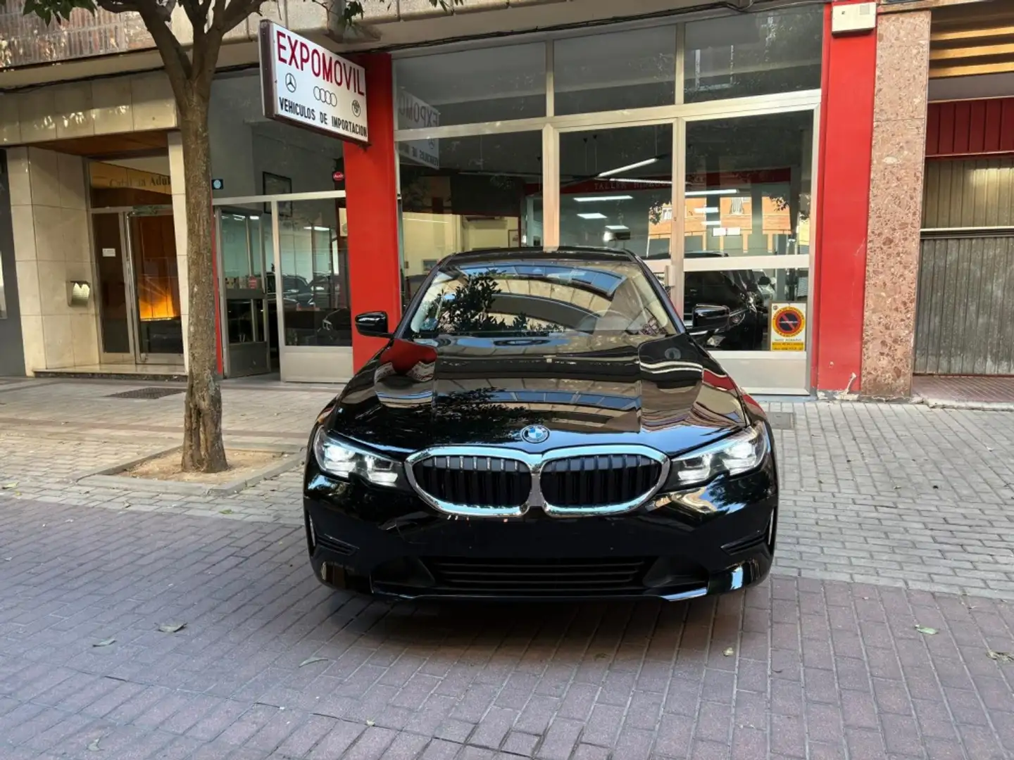 BMW 318 318dA Noir - 2