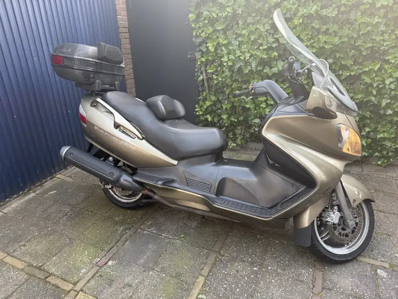 Suzuki BURGMAN 650 - foto 3