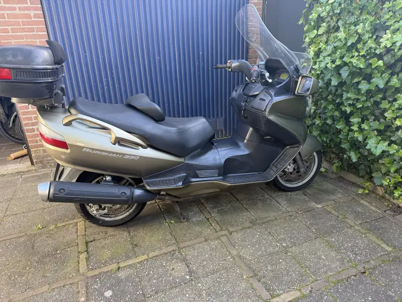 Suzuki BURGMAN 650 - foto 7