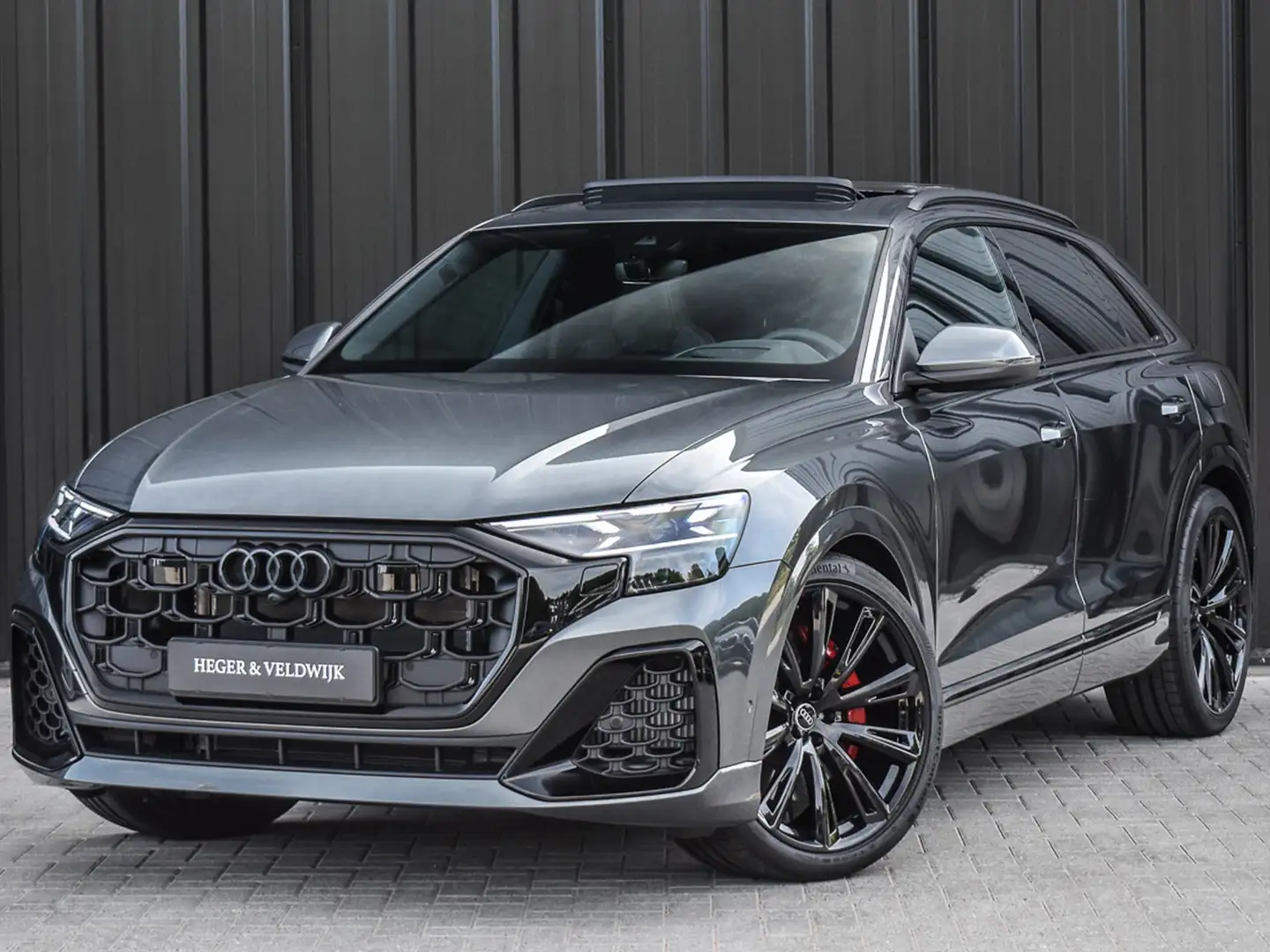 Audi Q8 55TFSI e QUATTRO PRO LINE S COMPETITION | S-SEATS Grijs - 2