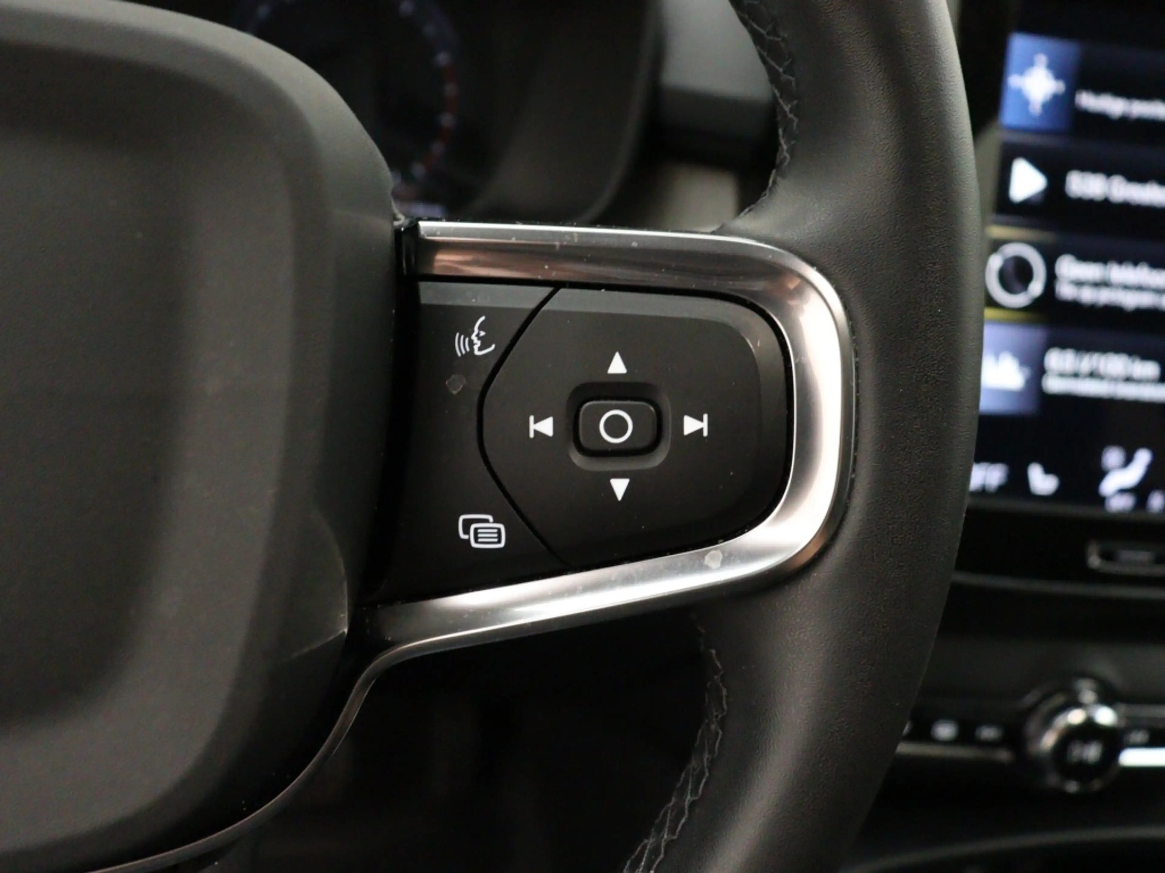 Volvo XC40 T2 AUT(8) INSCRIPTION SCHUIFDAK HARMAN KARDON LEDE — photo 13