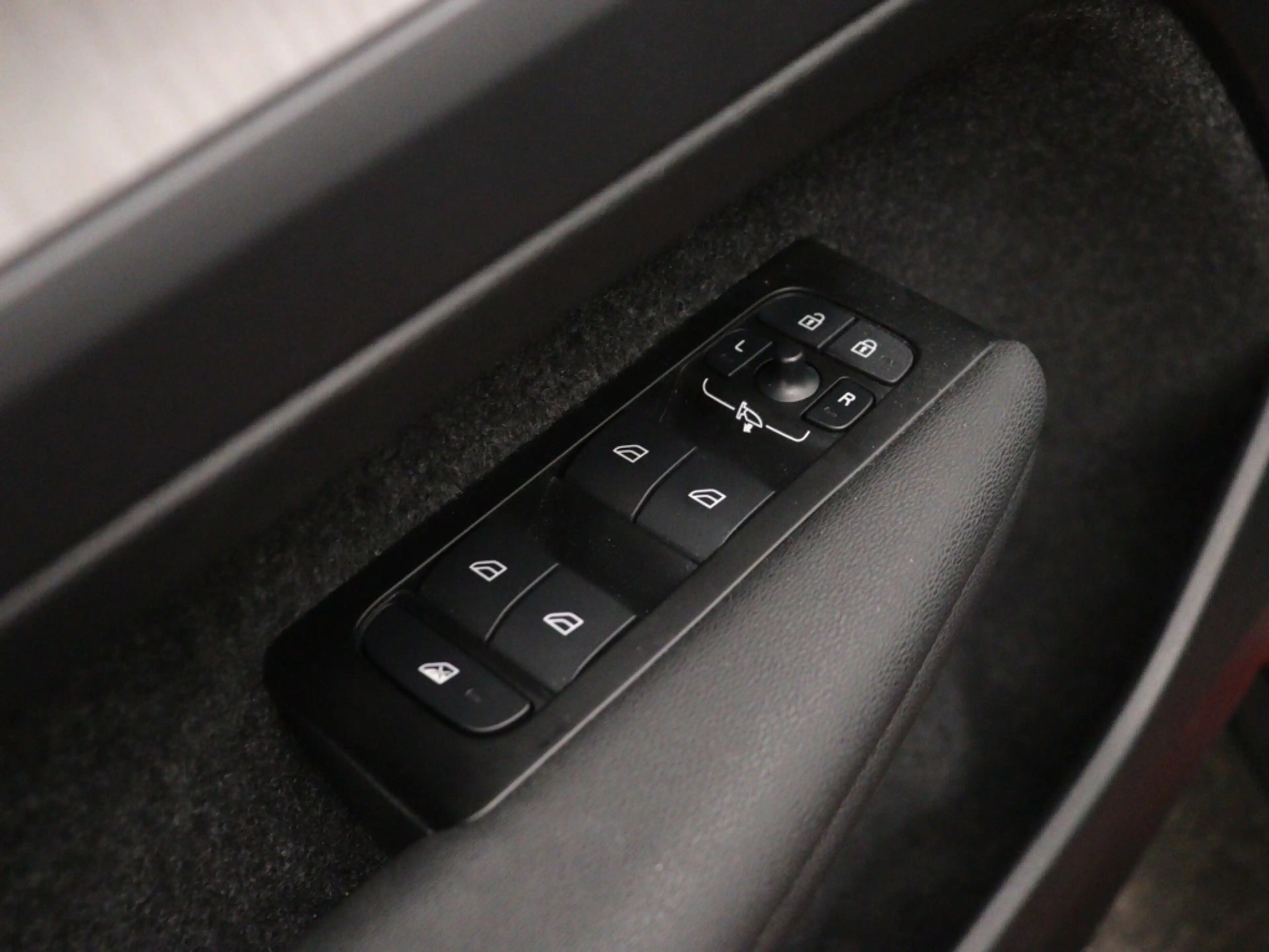 Volvo XC40 T2 AUT(8) INSCRIPTION SCHUIFDAK HARMAN KARDON LEDE — photo 12