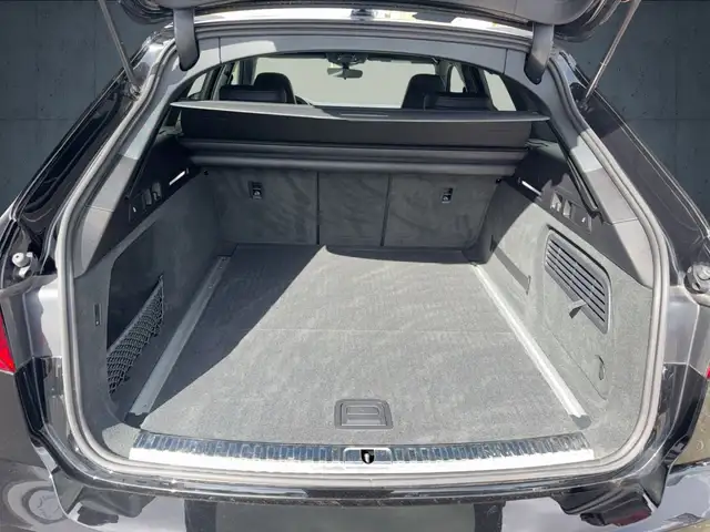 Audi S6 view 13
