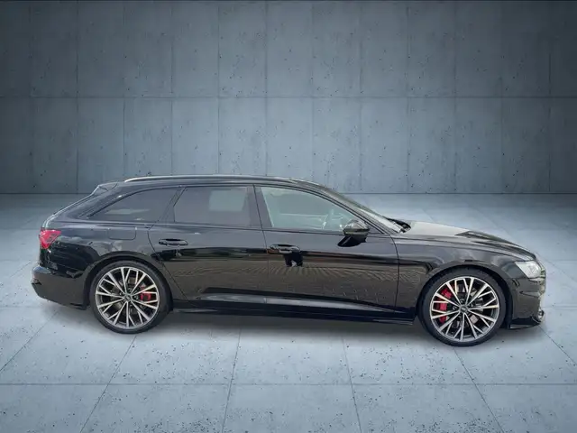 Audi S6 view 6