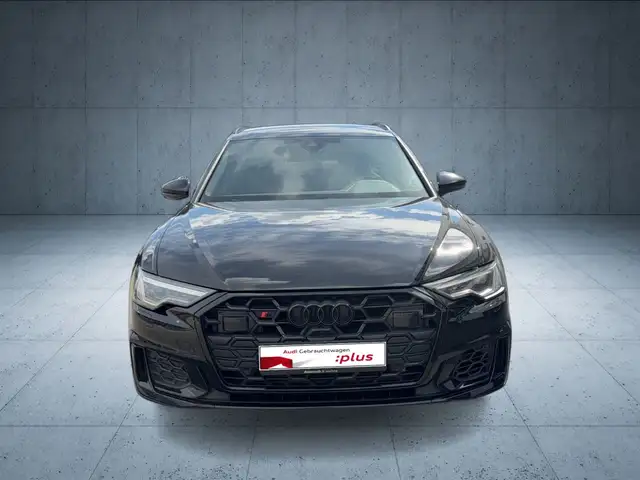 Audi S6 view 8