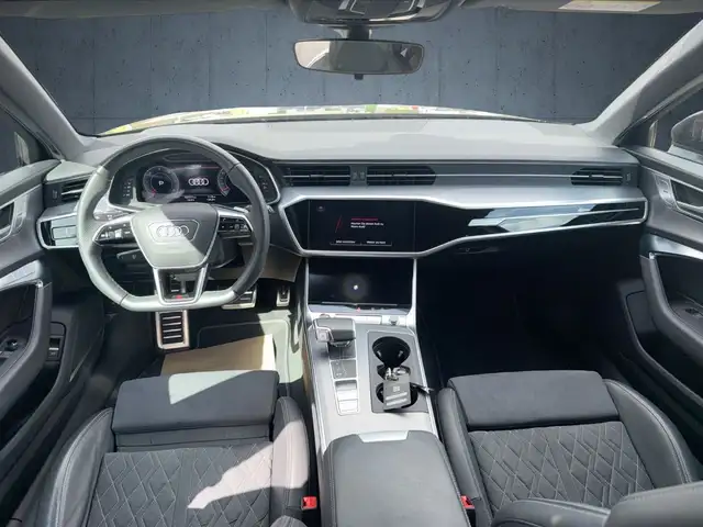 Audi S6 view 11