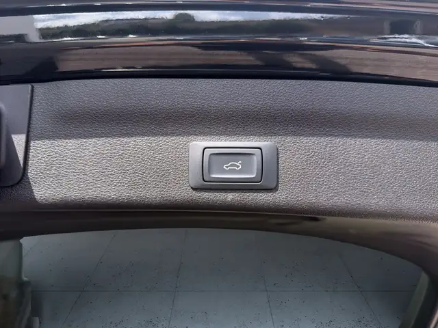 Audi S6 view 14