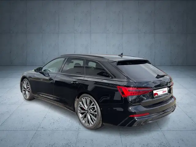 Audi S6 view 3