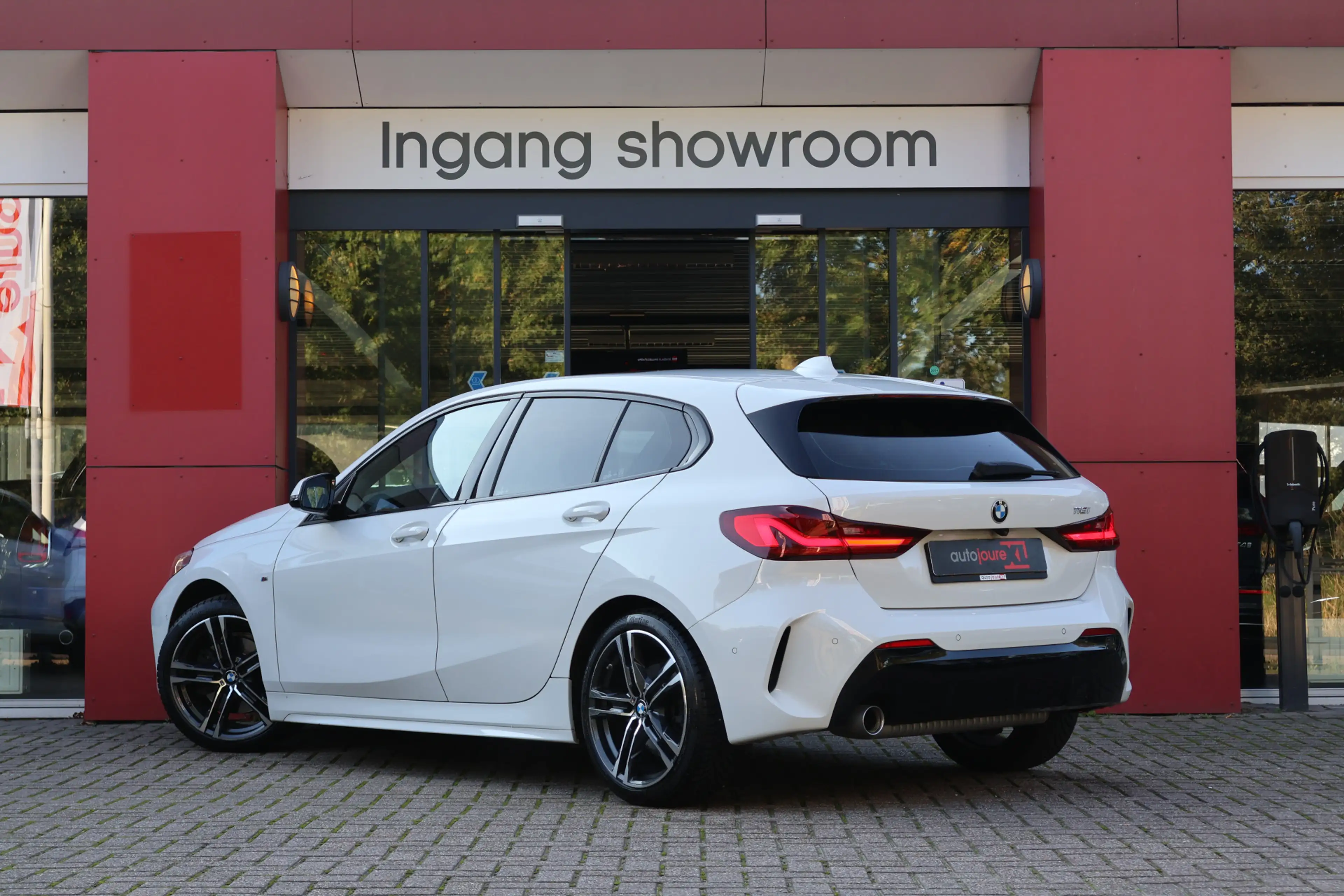 BMW 118 1-serie 118i High Executive M-Edition | M-Pakket | — photo 4